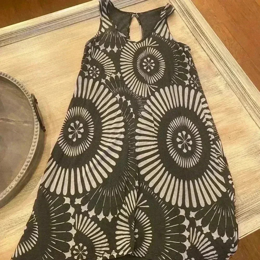 ERGE dress- size M- gray & black NWOT